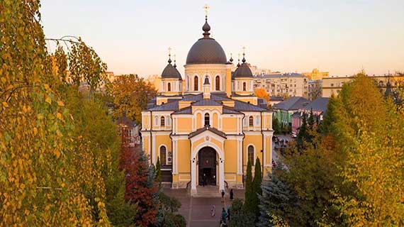 Поминовение имени у мощей блаженной Матроны Московской (г.Москва)